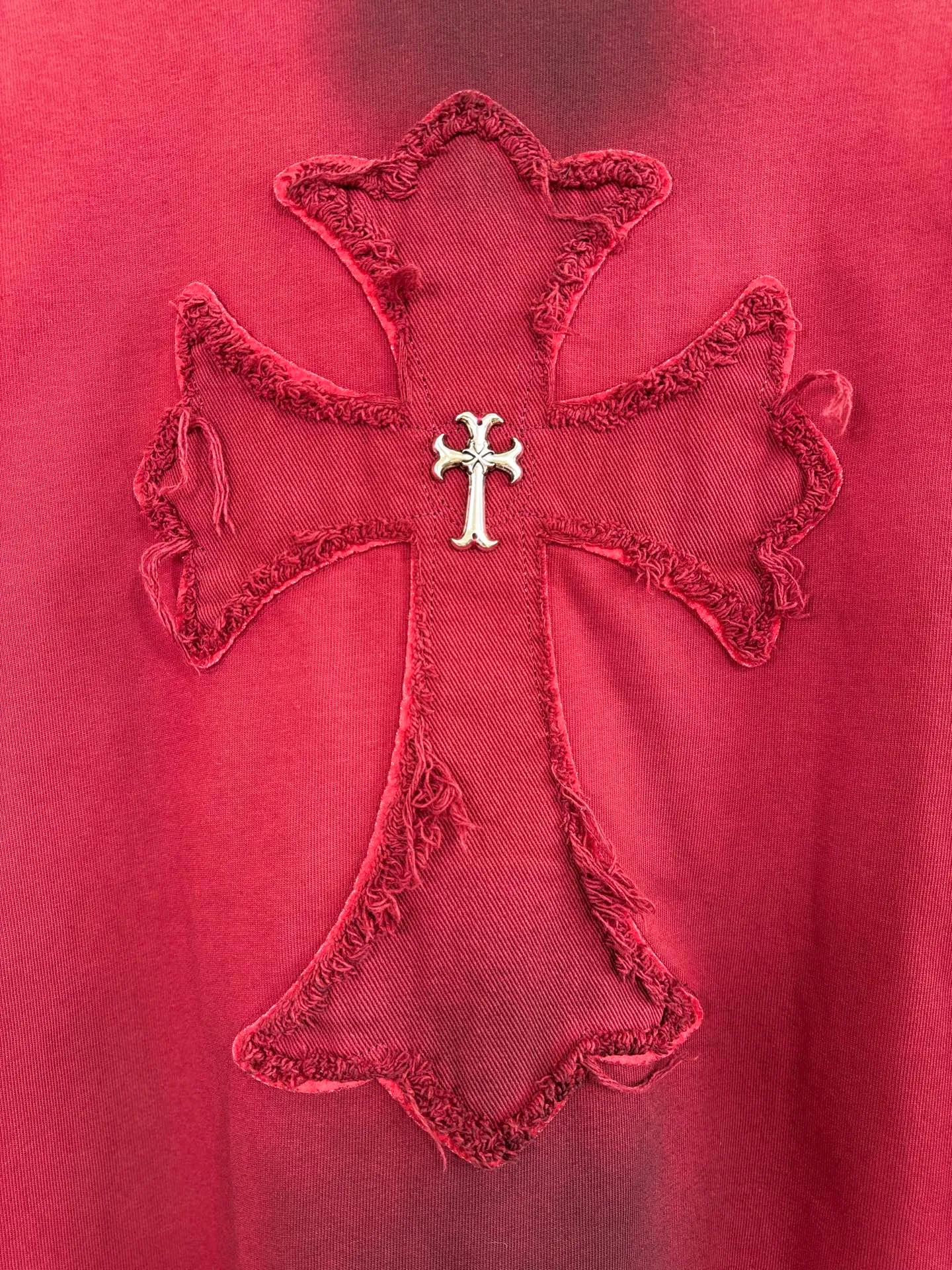 P260 ch high version Chrome Hearts 2025 new autumn and winter cross patch washed spray horse slip long-sleeved T-shirt, fabric: 26 double yarns, 320 grams weight, Angora red thread weaving, heavy wash water ➕ fried color + spray horse slip Printing process: patch embroidery, secondary color spray horse slip process Color: gray, red Size: S M L XL Style number: 5159